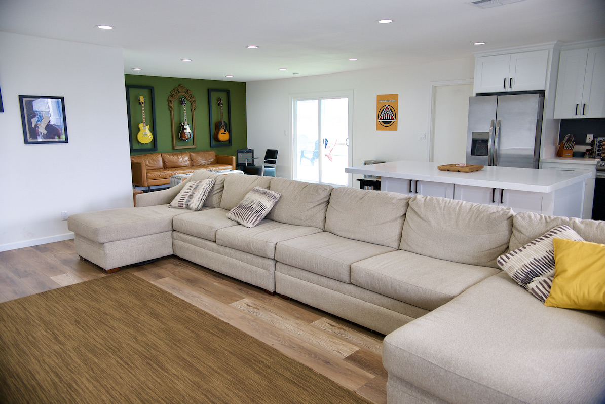 405 recovery living room