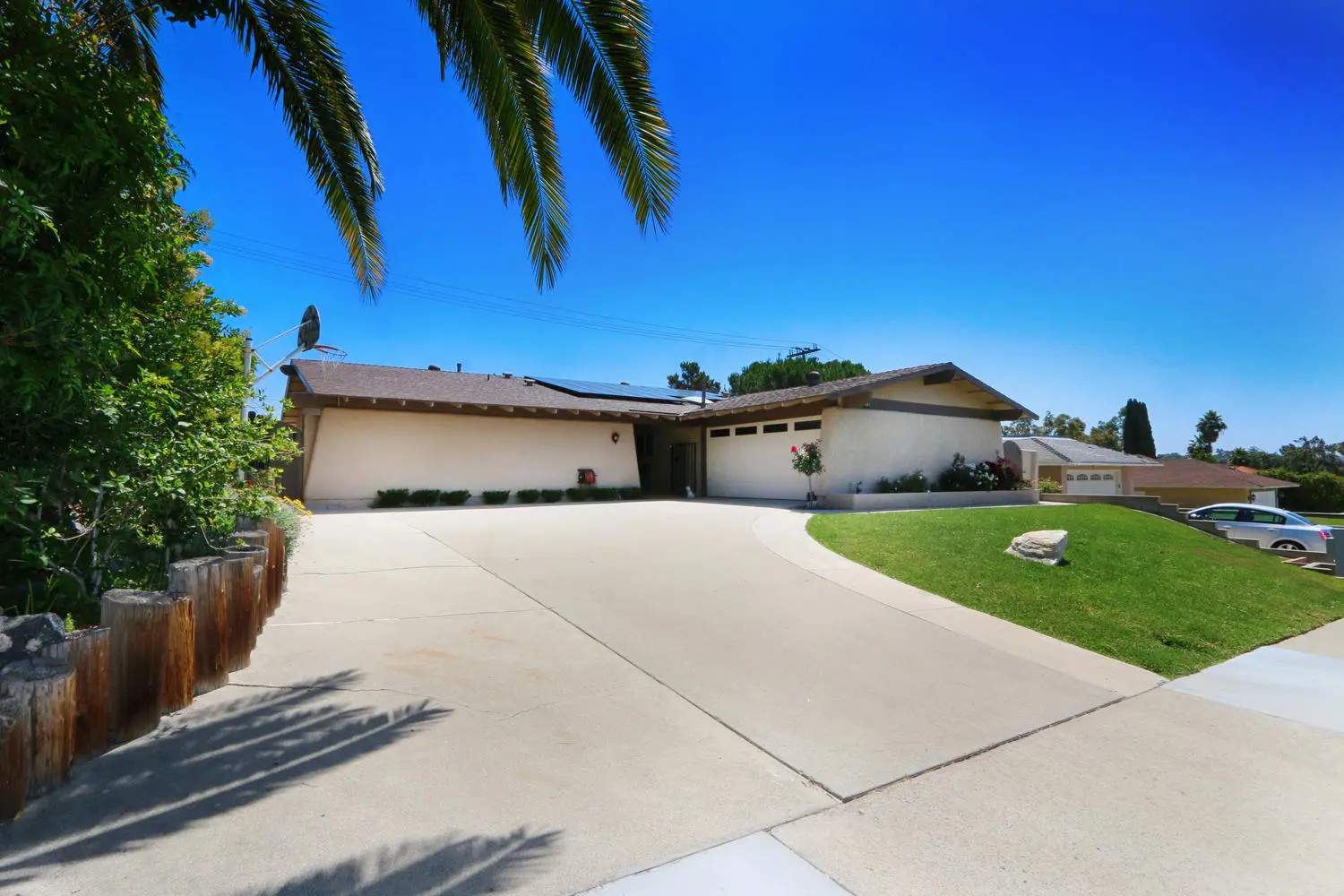 Socal Sunrise Sabrina Front of facility