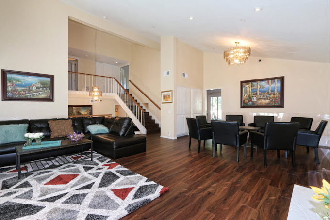 socal sunrise mental health living room 1